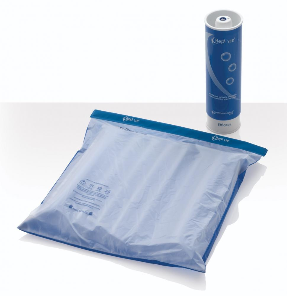 [000879] Repose Kussen + Pomp (45 cm x 45 cm)