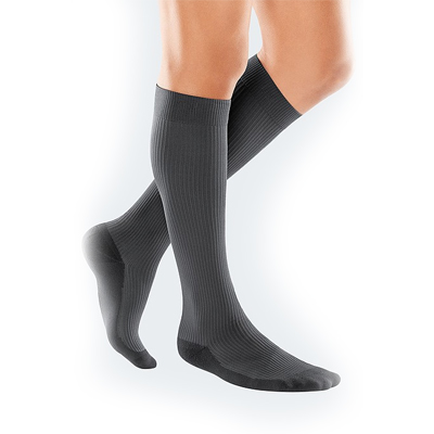[002557] Medi Travel Kniekous Men Grijs